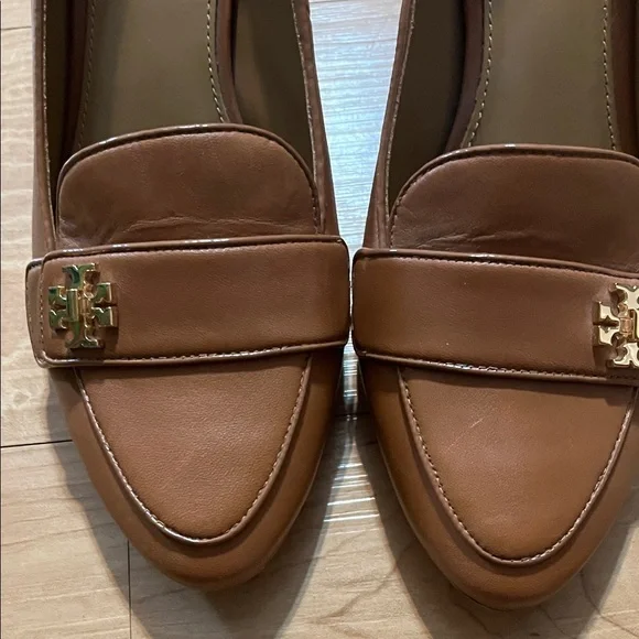 Classic, beautiful Tory Burch Block Heels - Picture 3 of 6